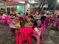 -黄记四更烤乳猪店