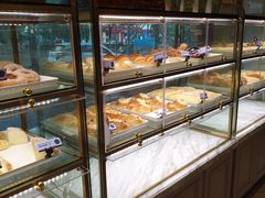 面包甜点陈列柜-TOUCH泰奇(南汇南门大街店)