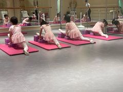 -炫艺舞蹈培训中心(枫尚奥特莱斯店)