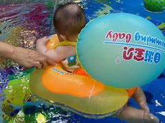 -蓝鲸奇亲子游泳俱乐部