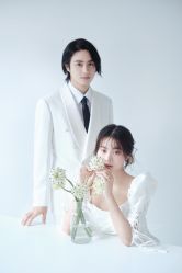 点击看大图 现代简约-挪娅婚纱摄影皇家会所