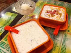 椰汁西米鲜奶桃胶-顺记冰室(宝华路店)