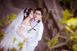 -现代经典婚纱摄影