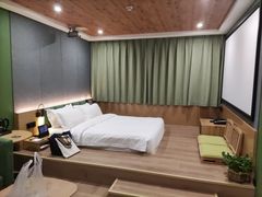 -秋果酒店(北京中日友好医院和平里地铁站店)