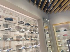 -Onitsuka Tiger(港汇恒隆广场店)