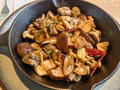 橄榄油煎蘑菇-幸薈飯堂