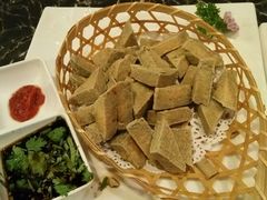 -金陵红鲤鱼餐厅(孝陵卫紫金山店)