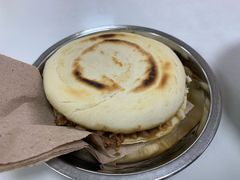 肥瘦腊汁肉夹馍-薛昌利大米面皮(南关正街店)