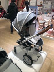 -英氏YeeHoO(港汇恒隆广场店)