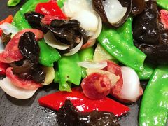 荷兰豆百合炒广式腊肠-汤和好天气 粤菜小馆(鸳鸯店)