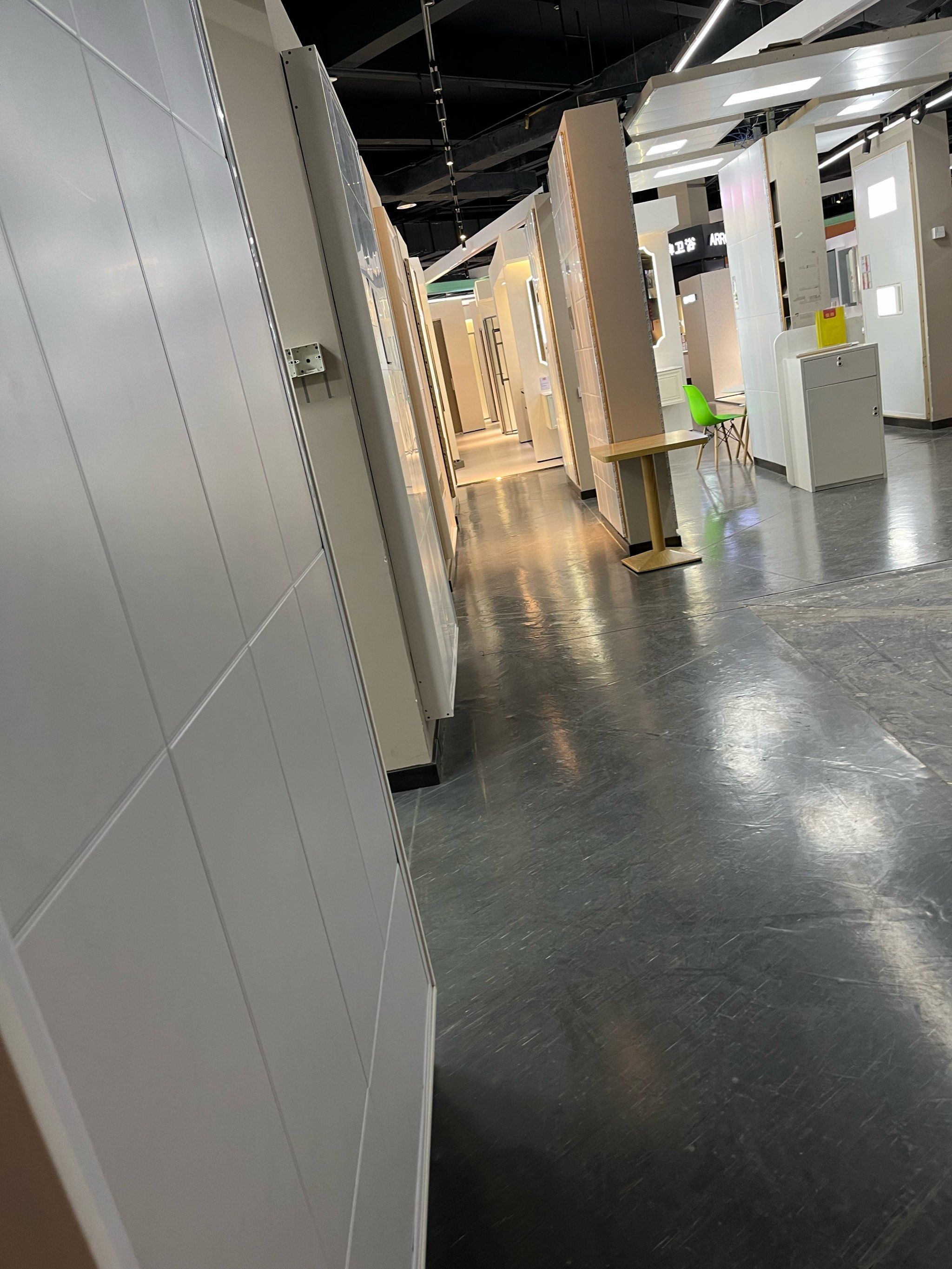 「奥普集成吊顶百安居闵行店」奥普在全