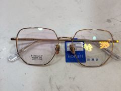 -宝岛眼镜(嘉兴桐乡时代广场店)