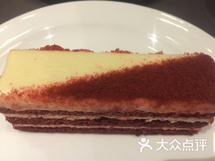  惠灵顿牛排红丝绒蛋糕黄油焗蜗牛