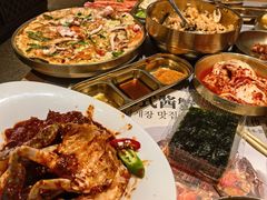 -草家酱蟹炭火烤肉店(珲春南路一店)