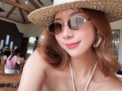 -Chom Cafe and Restaurant