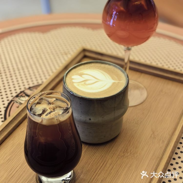 只在此山中，云深不知处