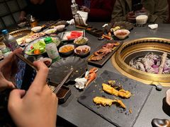 -铭牛烧肉·和牛海鲜自助(高新月牙湖店)