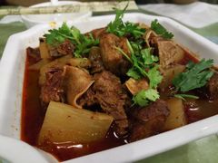 萝卜烧牛腩-曾牛肉