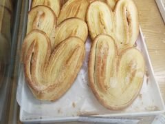 蝴蝶酥-长发西饼(临顿路店)