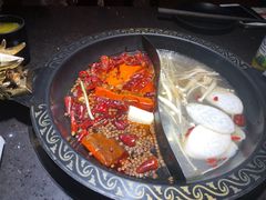 特色鸳鸯锅-锅说大脸毛肚重庆老火锅(佐阾店)