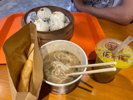 德华楼(王家湾汉商店)-"尽管小笼包涨价了 但是味道没得说 就是好.