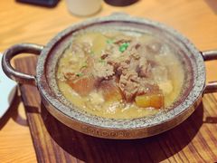 石锅萝卜焖牛腩-粤域茶餐厅