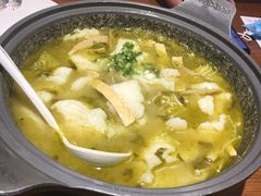-渝是乎酸菜鱼(龙旗购物中心店)