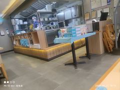 -灵芝妹子海鲜米线(劳动公园店)