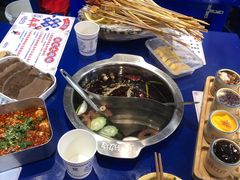 -马路边边串串香(苗栗路店)