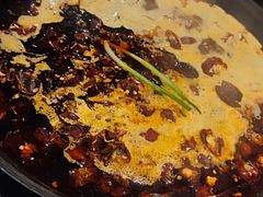 -鹿鸣山草本茶香火锅(园西路店)