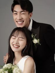-易摄影婚纱摄影工作室
