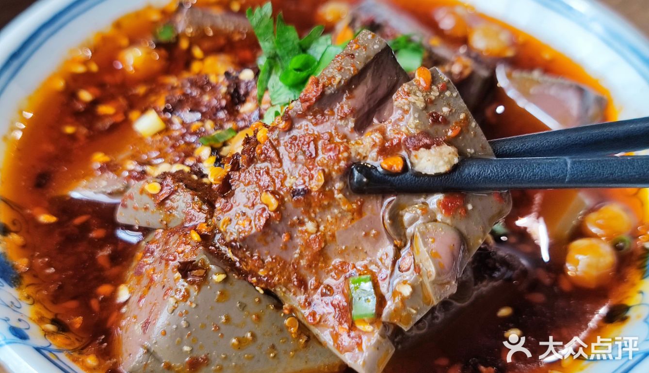 人广排队两个小时的跷脚牛肉♥