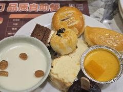 -金马门国际美食百汇(珞喻路店)
