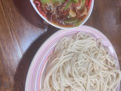-歹歹的加个面过油肉拌面