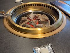 -铭牛烧肉·和牛海鲜自助(高新月牙湖店)