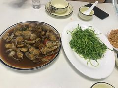 葱姜炒花蛤-鑫悦楼煎蟹·16年海鲜大排档