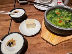 -耶里夏丽·丝路国际新疆菜·清真食品(徐汇南丹东路臻选店)