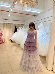 -月月婚纱礼服仓储店(王府井店)