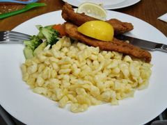 炸鸡排陪德式面-Geneva日内瓦餐厅(西郊宝成花苑店)