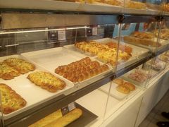 面包甜点陈列柜-金凤成祥(草桥店)