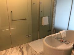 -上海滴水湖皇冠假日酒店