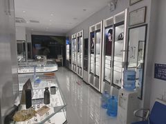 -光明眼镜·蔡司授权(徐泾店)