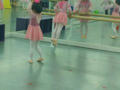 -Isee灰姑娘国际儿童艺术中心(BHGMall店)