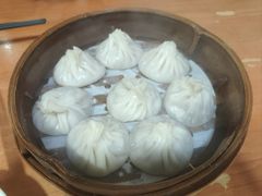 鲜肉汤包-莱莱小笼·乔艾