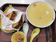 荷叶粥-穆得·老周家牛肉烧饼(普利街店)