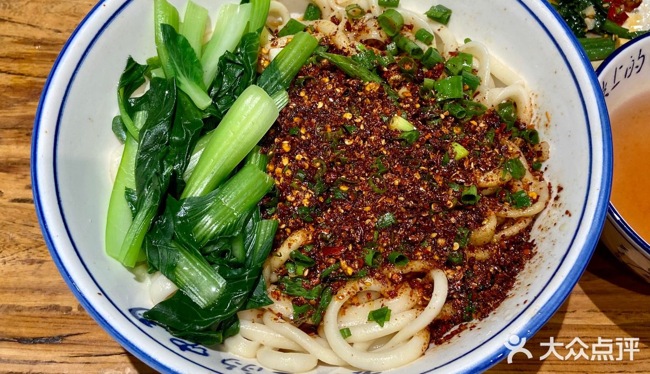 大碗油泼棍棍｜吃一口美滴发抖 ｜伙计咥面