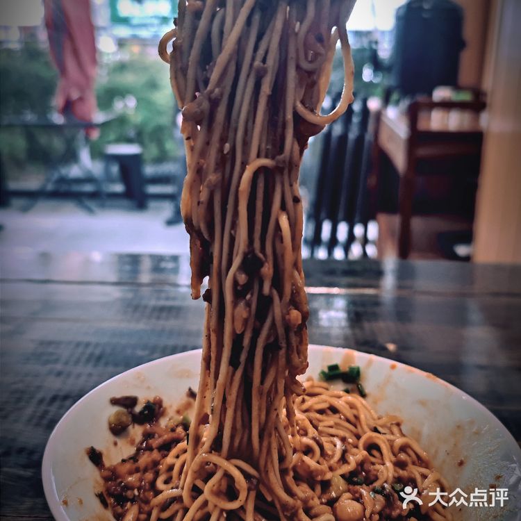 一口江湖一碗面“重庆老余牛肉面”