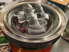 -围炉肉舍•炭烤活鳗•丹东海鲜烤肉(步行街店)