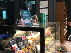 面包甜点陈列柜-星巴克(成都机场T2店)