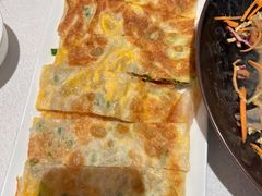 鸡蛋葱花飞饼-大铁勺新津菜(东丽阳光新业广场店)